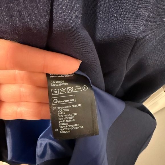 H&M Blazer - Picture 3 of 6